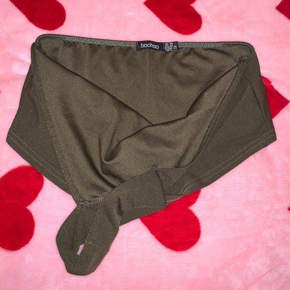 Boohoo High Neck Crop Top - Picture 8 of 11